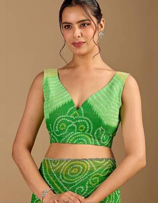 Green bandhani beads and stones poly chiffon saree 4
