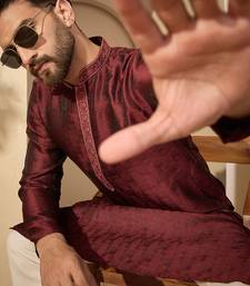 Men’s maroon jacquard embroidered mandarin collar kurta – traditional ethnic wear