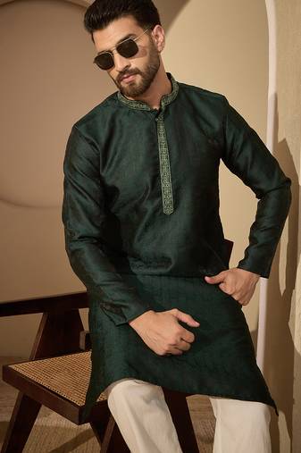 Men’s green jacquard embroidered mandarin collar kurta – traditional ethnic wear