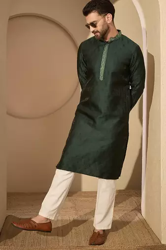 Men’s green jacquard embroidered mandarin collar kurta – traditional ethnic wear