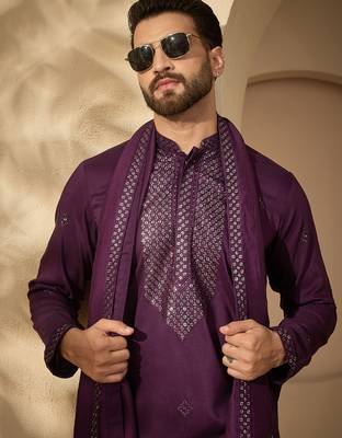 Violet silk blend embroidered kurta set for men with mandarin collar and dupatta 2