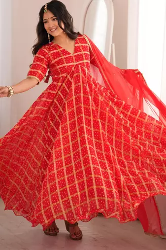 Red bandhani anarkali kurta with dupatta