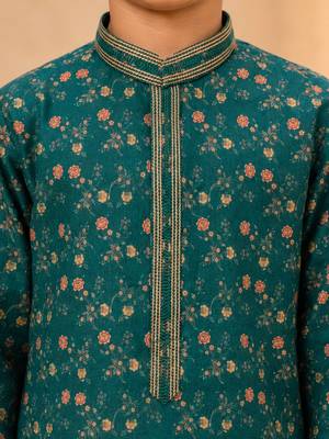 Boy's green cotton blend floral print knee length kurta and pyjama set 2