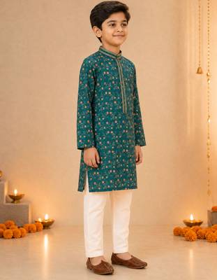 Boy's green cotton blend floral print knee length kurta and pyjama set 4