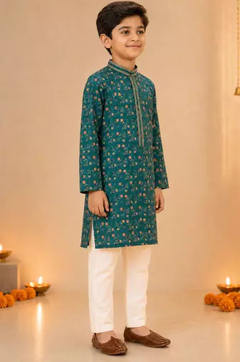 Boy's green cotton blend floral print knee length kurta and pyjama set