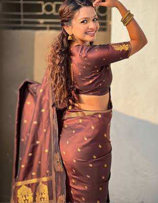 Brown woven design zari silk blend designer banarasi saree 5