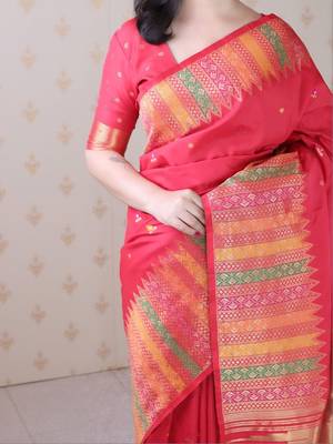 Red woven design zari silk blend handloom kanjeevaram saree 4