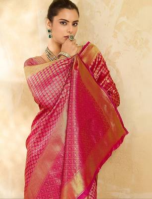 Pink floral zari silk blend designer banarasi saree 4