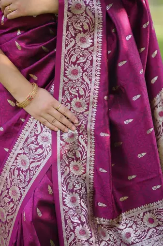 Purple woven design zari silk blend handloom banarasi saree