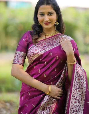 Purple woven design zari silk blend handloom banarasi saree 5