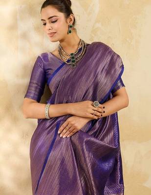 Purple women woven design zari silk blend designer banarasi saree 4