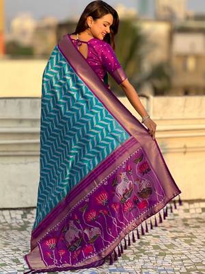 Blue woven design zari banarasi saree with blouse piece 3