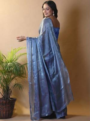Blue saree with blouse piece 3