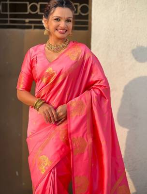 Pink woven design zari silk blend designer banarasi saree 2