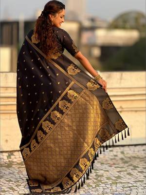 Black woven design zari silk blend designer banarasi saree 3
