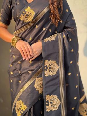 Black woven design zari silk blend designer banarasi saree 5