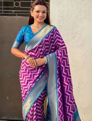 Purple woven design zari banarasi saree with blouse piece 2