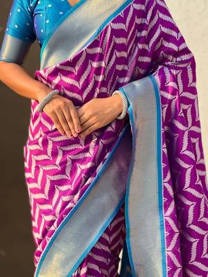 Purple woven design zari banarasi saree with blouse piece 5