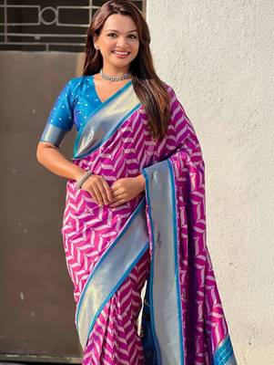 Magenta floral zari silk blend designer banarasi saree 2