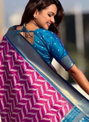 Magenta floral zari silk blend designer banarasi saree 3