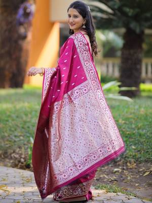 Magenta ethnic motifs zari silk blend heavy work banarasi saree 3