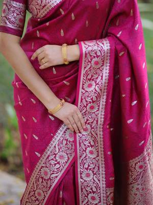 Magenta ethnic motifs zari silk blend heavy work banarasi saree 4