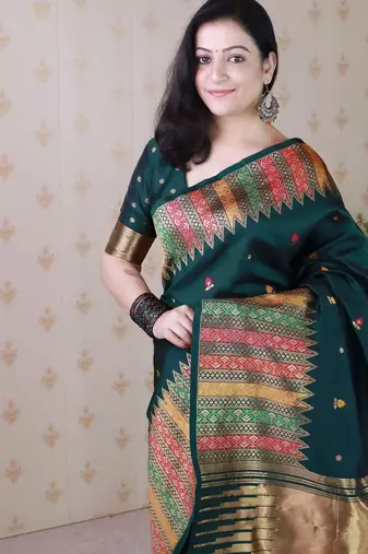 Green woven design zari silk blend handloom kanjeevaram saree