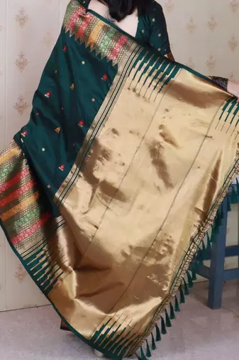 Green woven design zari silk blend handloom kanjeevaram saree