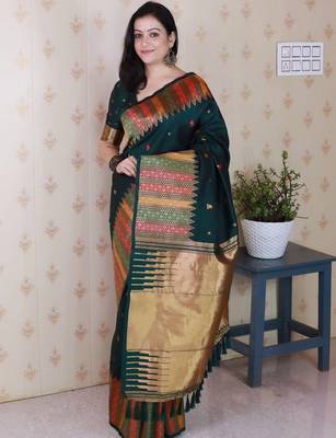 Green woven design zari silk blend handloom kanjeevaram saree 4