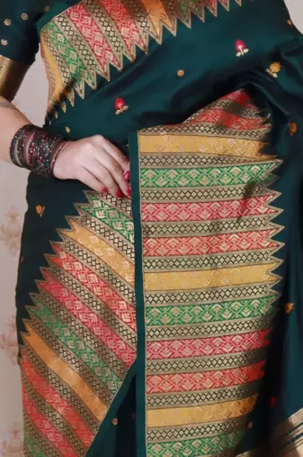 Green woven design zari silk blend handloom kanjeevaram saree