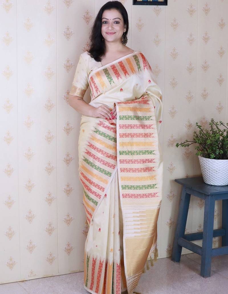 Cream zari silk blend handloom kanjeevaram saree