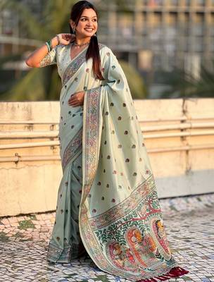 Green women floral embroidered silk blend designer banarasi saree 4