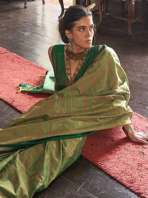 Green striped woven design zari tussar saree 4