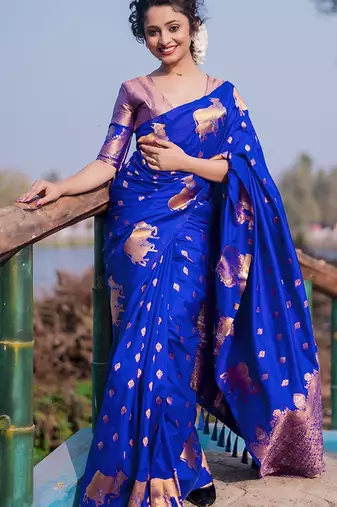 Violet woven design zari silk blend banarasi saree