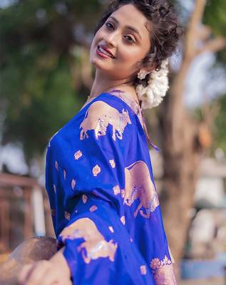 Violet woven design zari silk blend banarasi saree 5