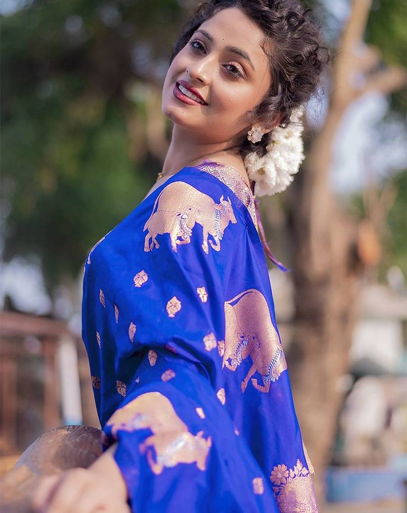 Violet woven design zari silk blend banarasi saree