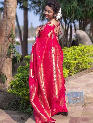 Pink woven design zari silk blend banarasi saree 1