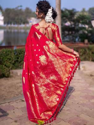Pink woven design zari silk blend banarasi saree 2