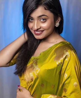 Olive woven design zari silk blend banarasi saree 2