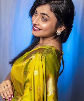 Olive woven design zari silk blend banarasi saree 3