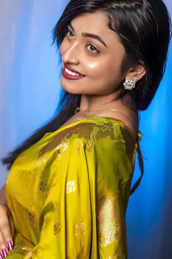 Olive woven design zari silk blend banarasi saree