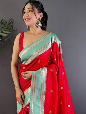Red floral zari silk blend designer banarasi saree 4