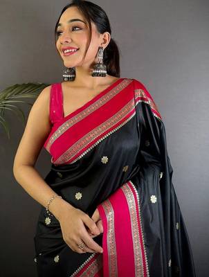 Black floral zari silk blend designer banarasi saree 2
