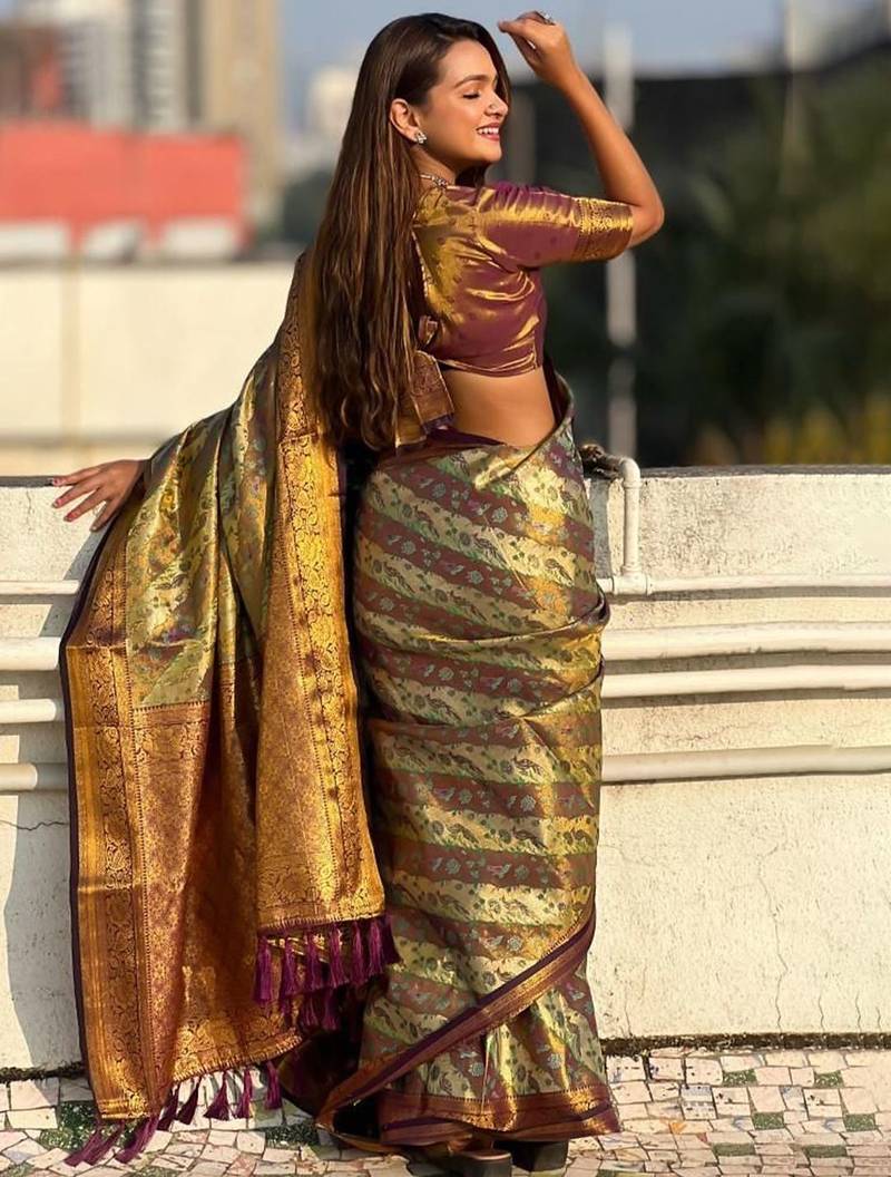 Maroon women woven design kanjeevaram saree
