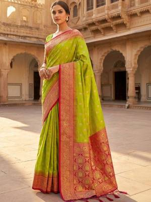 Lime woven design zari silk blend heavy work banarasi saree 1