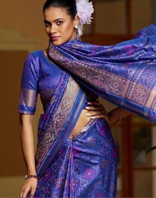 Blue floral zari silk blend designer patola saree 4