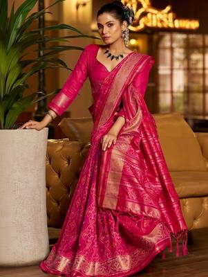 Pink woven design zari silk blend designer patola saree 2