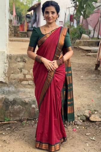Red woven design zari silk blend handloom banarasi saree