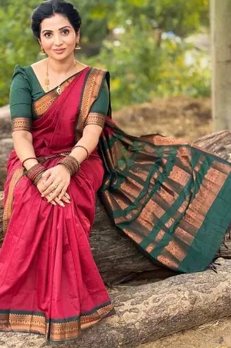 Red woven design zari silk blend handloom banarasi saree