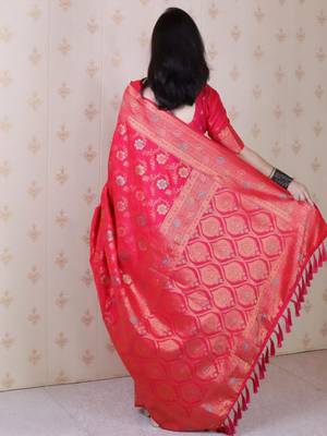 Pink woven design zari silk blend banarasi saree 3